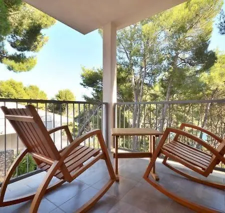 Mit 2 Schlafzimmer In Der Miravala * Milna (Brac)
